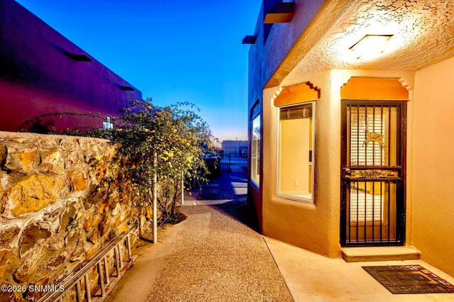3548 Cave Creek Manor, Las Cruces, NM 88011