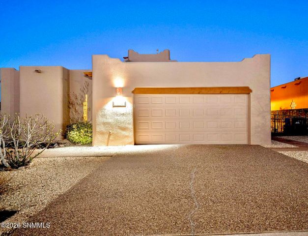 3548 Cave Creek Manor, Las Cruces, NM 88011