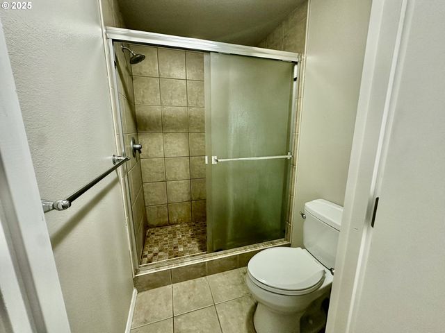 7612 Sw CRESMOOR Dr, Beaverton, OR 97008