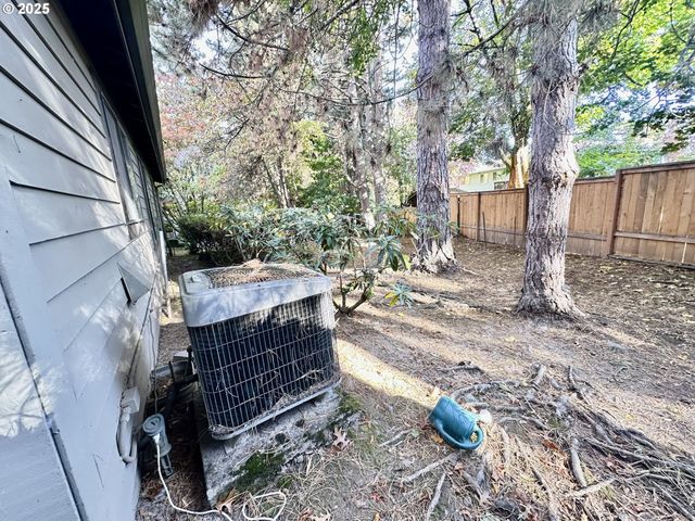 7612 Sw CRESMOOR Dr, Beaverton, OR 97008