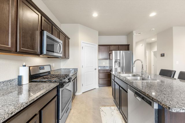 4317 Skyline Loop NE, Rio Rancho, NM 87144