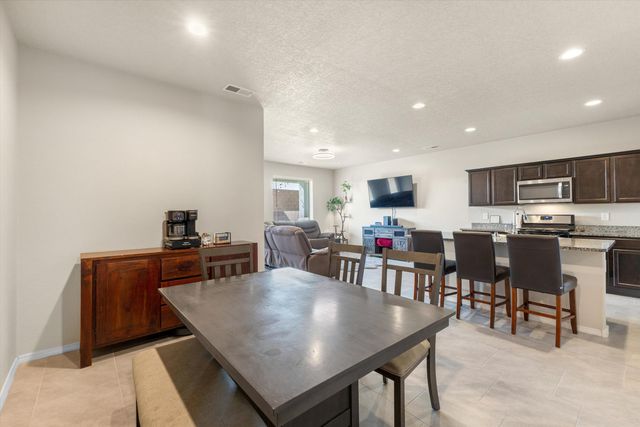 4317 Skyline Loop NE, Rio Rancho, NM 87144