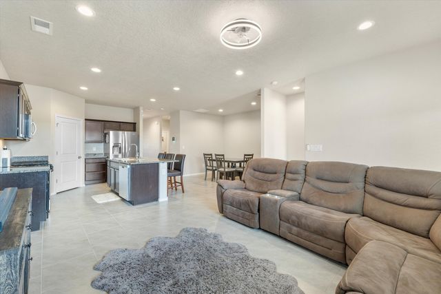 4317 Skyline Loop NE, Rio Rancho, NM 87144