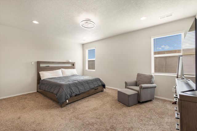 4317 Skyline Loop NE, Rio Rancho, NM 87144