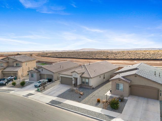 4317 Skyline Loop NE, Rio Rancho, NM 87144