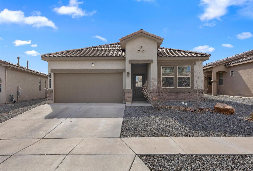 4317 Skyline Loop NE, Rio Rancho, NM 87144