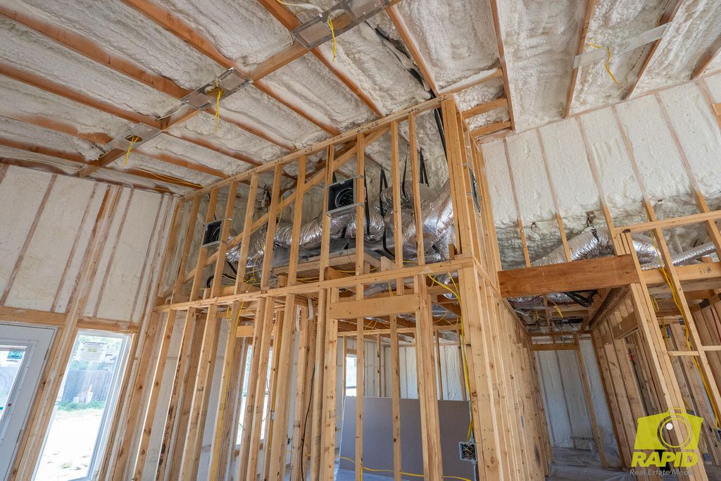 Image 5 of property listing at 318 Lake View Heroes Drive, San Angelo, TX 76903