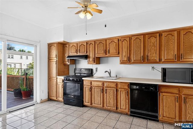 6 Lincoln Place, East Rutherford, NJ 07073