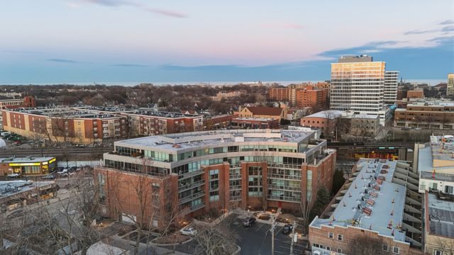 1228 EMERSON Street 304, Evanston, IL 60201