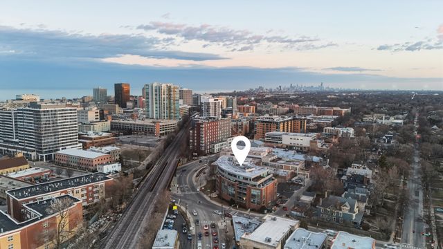 1228 EMERSON Street 304, Evanston, IL 60201