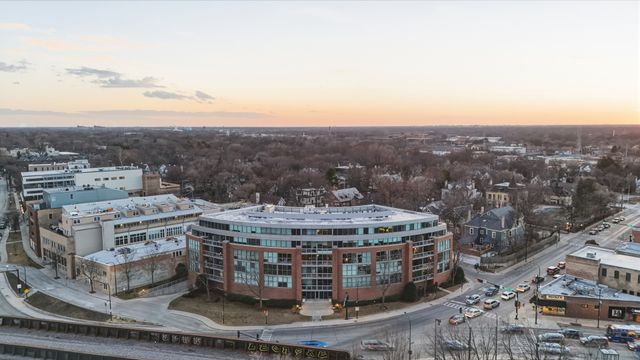 1228 EMERSON Street 304, Evanston, IL 60201