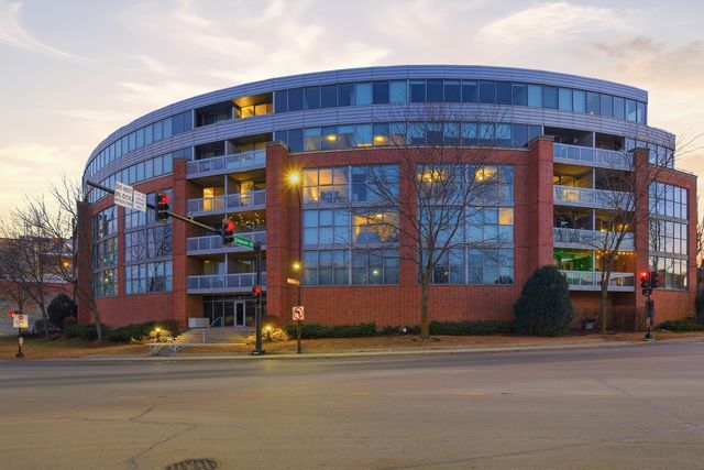 1228 EMERSON Street 304, Evanston, IL 60201