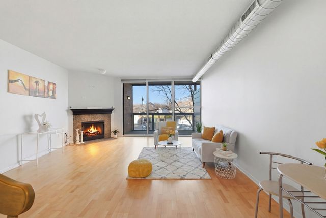 1228 EMERSON Street 304, Evanston, IL 60201