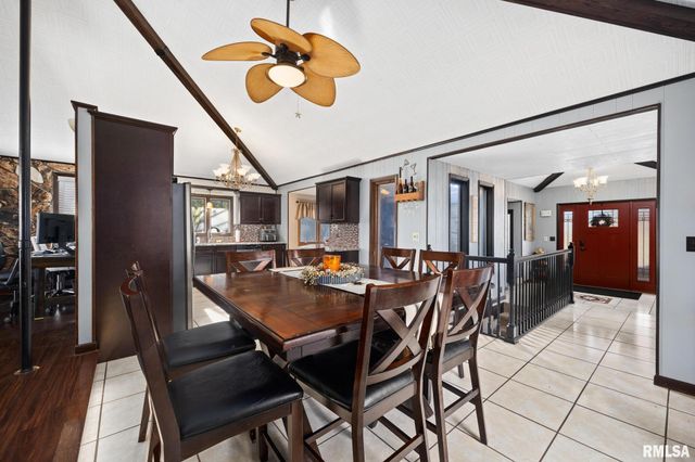 612 W BITTERSWEET Road, Washington, IL 61571