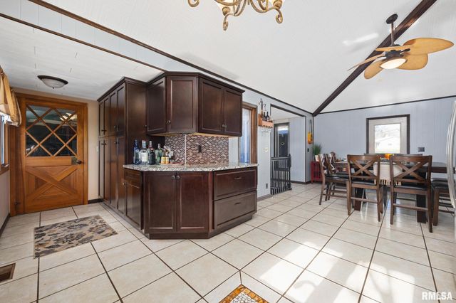 612 W BITTERSWEET Road, Washington, IL 61571