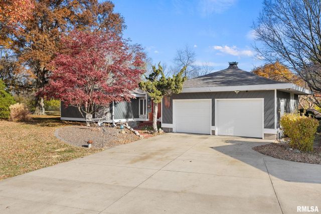 612 W BITTERSWEET Road, Washington, IL 61571