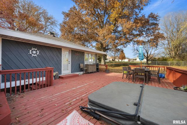 612 W BITTERSWEET Road, Washington, IL 61571