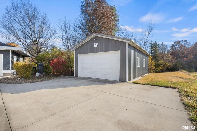 612 W BITTERSWEET Road, Washington, IL 61571