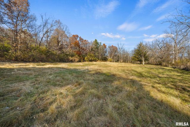 612 W BITTERSWEET Road, Washington, IL 61571