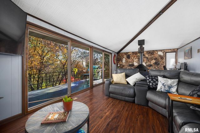 612 W BITTERSWEET Road, Washington, IL 61571