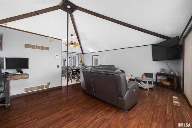 612 W BITTERSWEET Road, Washington, IL 61571