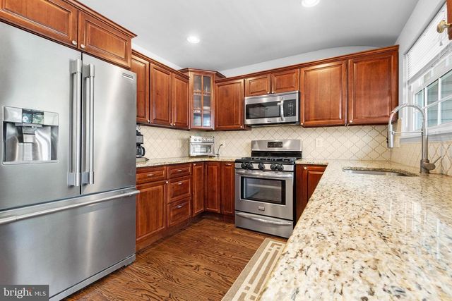 185 RAMBLEWOOD PKWY, Mount Laurel, NJ 08054