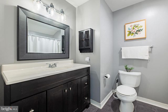 185 RAMBLEWOOD PKWY, Mount Laurel, NJ 08054