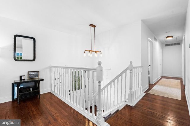 185 RAMBLEWOOD PKWY, Mount Laurel, NJ 08054