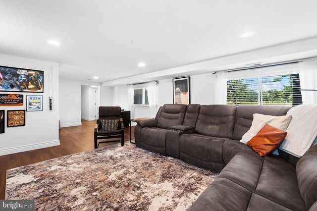 185 RAMBLEWOOD PKWY, Mount Laurel, NJ 08054