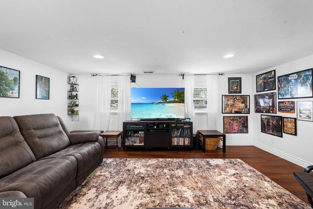 185 RAMBLEWOOD PKWY, Mount Laurel, NJ 08054