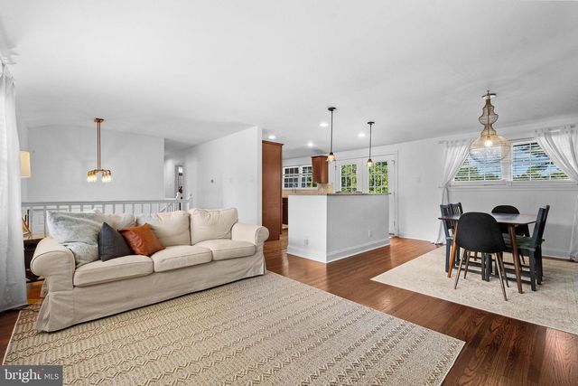 185 RAMBLEWOOD PKWY, Mount Laurel, NJ 08054