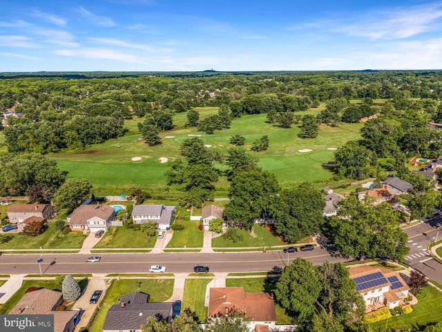 185 RAMBLEWOOD PKWY, Mount Laurel, NJ 08054