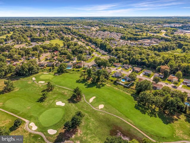 185 RAMBLEWOOD PKWY, Mount Laurel, NJ 08054