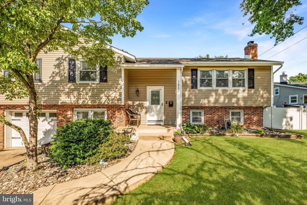 185 RAMBLEWOOD PKWY, Mount Laurel, NJ 08054