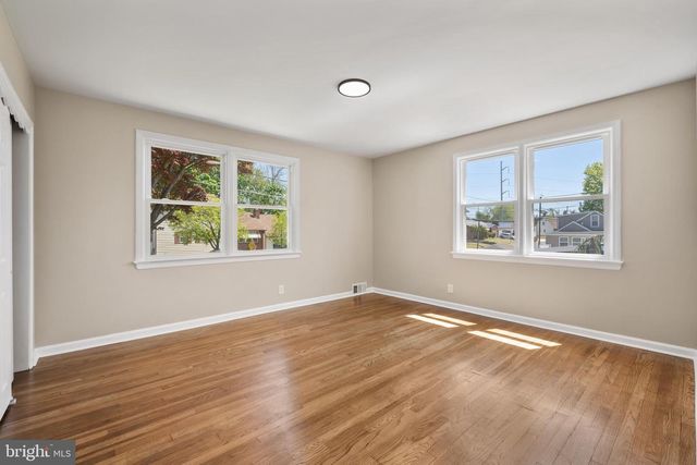 21 S OAKLAND AVE, Runnemede, NJ 08078