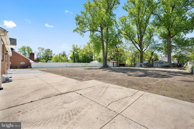 21 S OAKLAND AVE, Runnemede, NJ 08078
