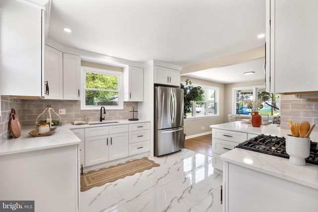 21 S OAKLAND AVE, Runnemede, NJ 08078