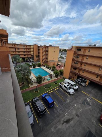1800 W 54th St 409, Hialeah, FL 33012