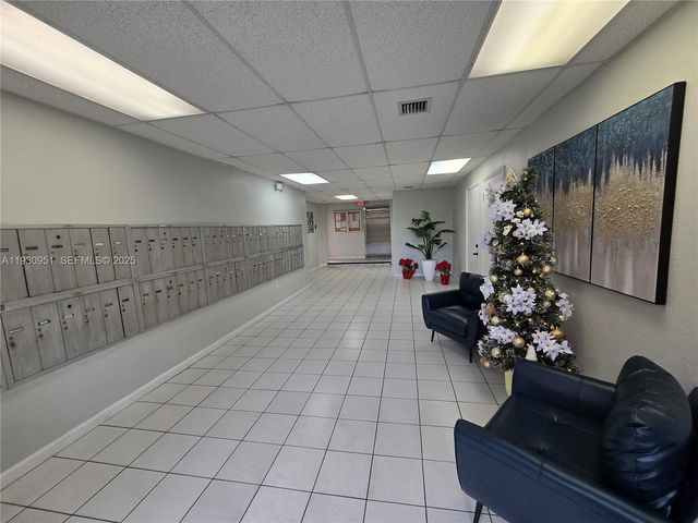 1800 W 54th St 409, Hialeah, FL 33012