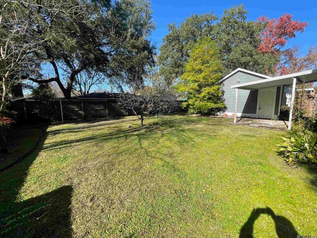 208 Bellewood Dr, Baton Rouge, LA 70806