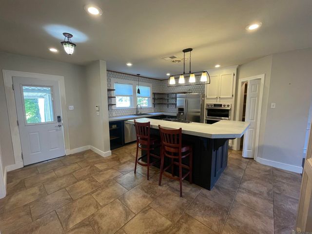 208 Bellewood Dr, Baton Rouge, LA 70806