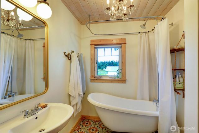 2513 W Edgewood Drive, Port Angeles, WA 98363
