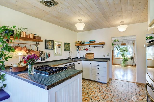 2513 W Edgewood Drive, Port Angeles, WA 98363