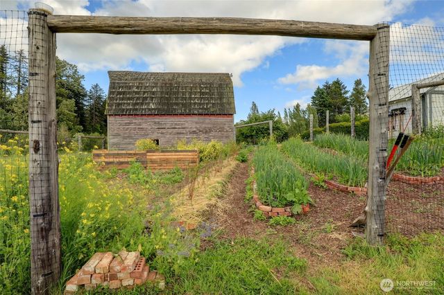 2513 W Edgewood Drive, Port Angeles, WA 98363