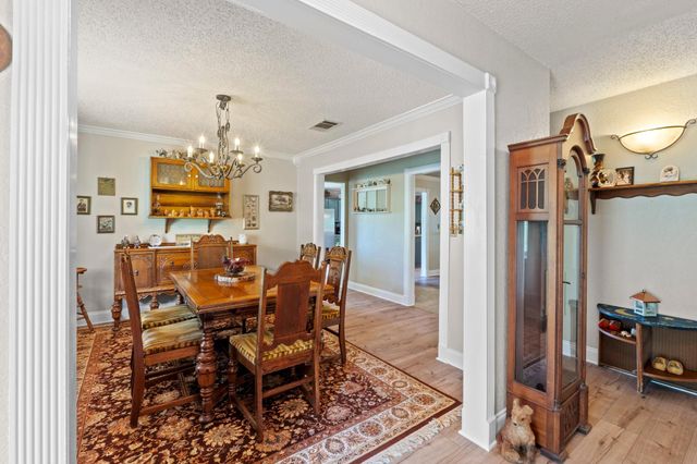 701 Berry LN, Georgetown, TX 78626
