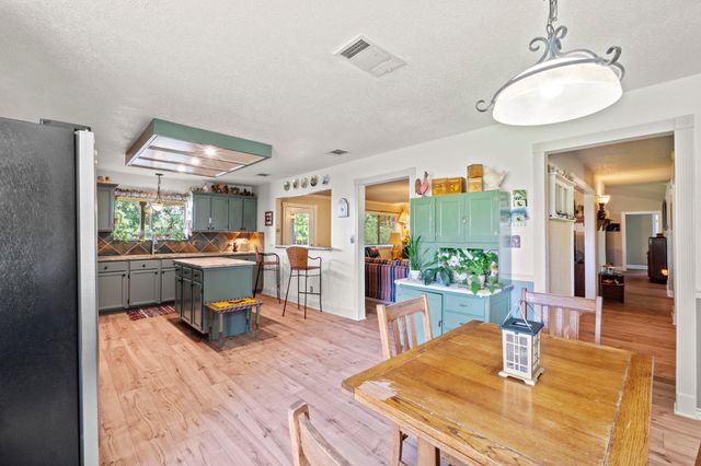 701 Berry LN, Georgetown, TX 78626