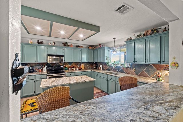 701 Berry LN, Georgetown, TX 78626