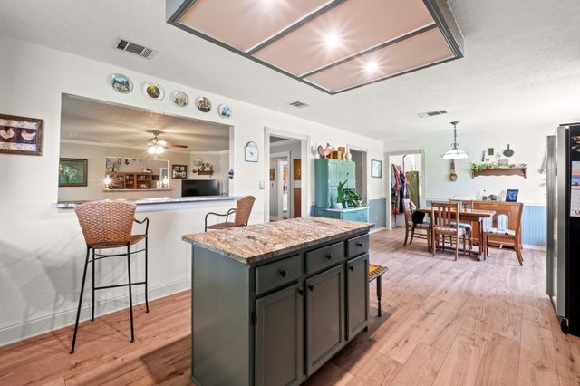 701 Berry LN, Georgetown, TX 78626