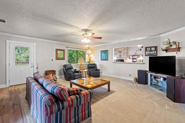 701 Berry LN, Georgetown, TX 78626