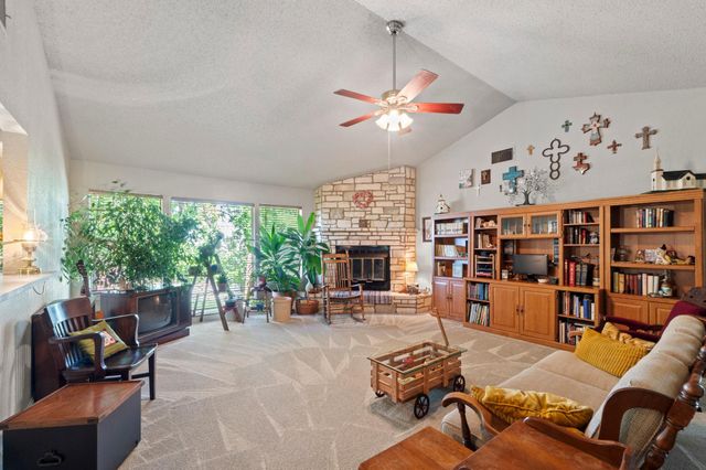 701 Berry LN, Georgetown, TX 78626